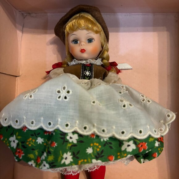 Madame Alexander Dolls (6) - Picture 4 of 9